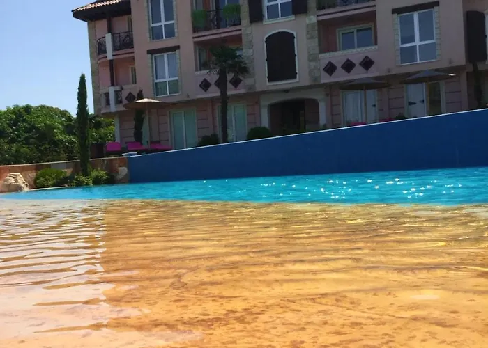 синьо лято 公寓