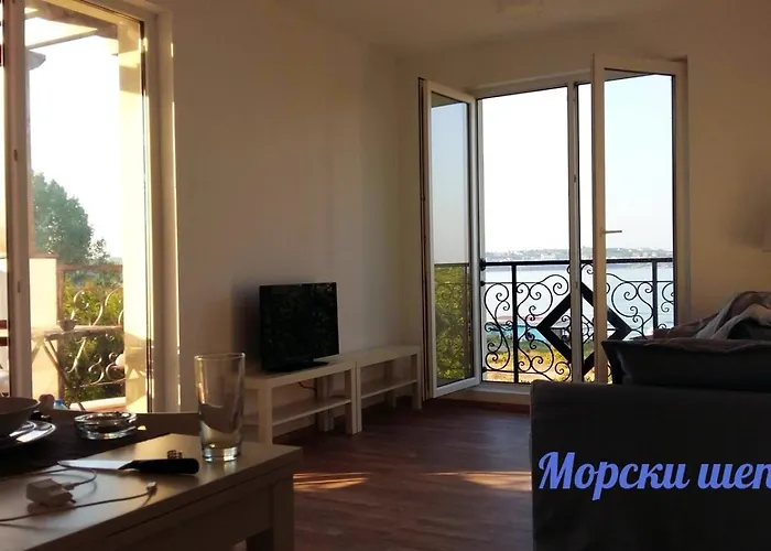 Apartment синьо лято